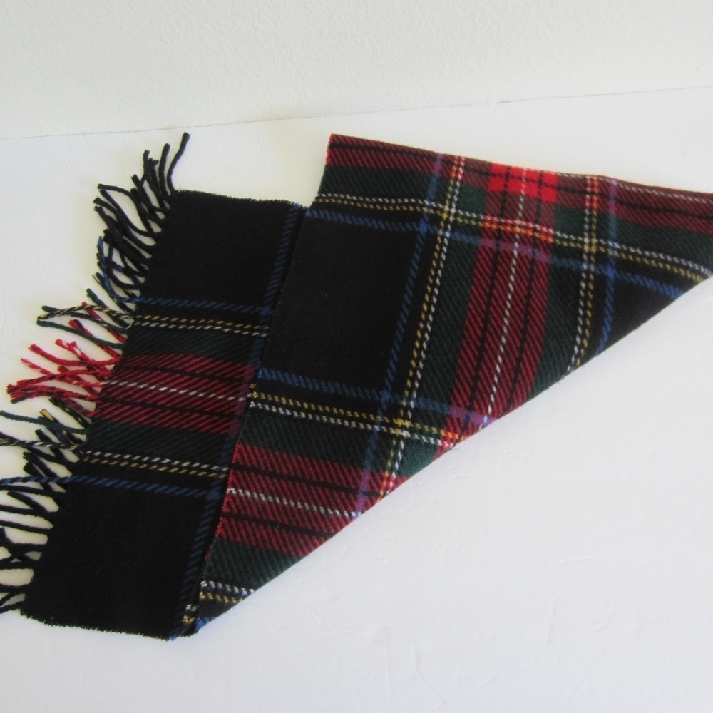 GAP Scraf Men's Tartan Plaid  Black/Red 100% Wool‎ Made in Italy Cozy Comfort